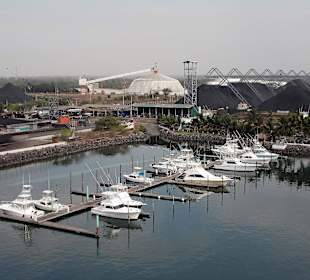 Puerto Quetzal-Kohleverladehafen