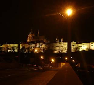 Prager Burg bei Nacht