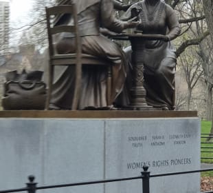 Denkmal Frauen Wahlrecht 