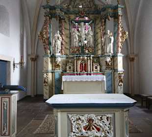 Altar im Chorraum