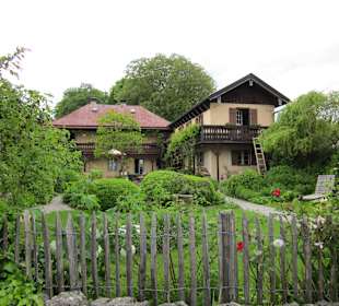 Inselwohnhaus mit Garten