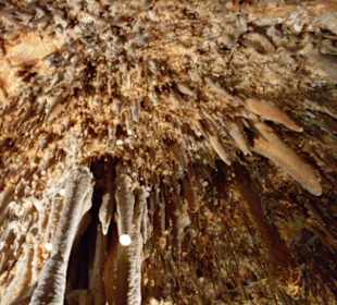Stalaktiten und Stalagmiten