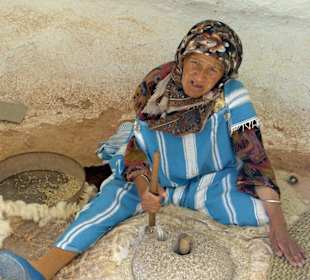 Hölenbewohnerin in Matmata