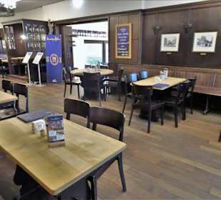 Blick in die Gasträume des Brauhaus Sion