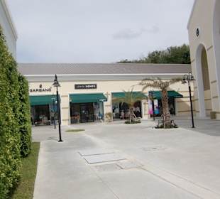 Einkaufsstraße im Center