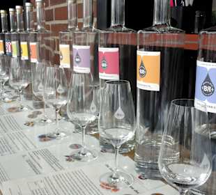 Impressionen aus der Destillerie Piekfeine Brände