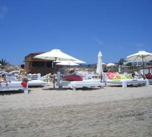 Beach Club mit Liegen