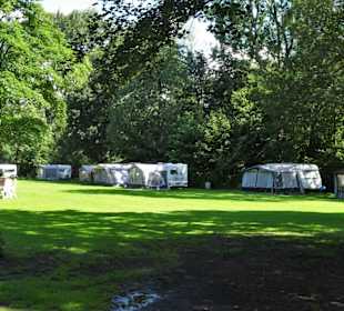 Der Campingplatz am Rand des Stadtparks