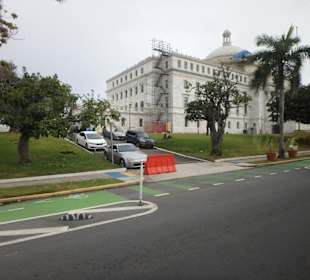 Außenansicht des Capitols von Puerto Rico