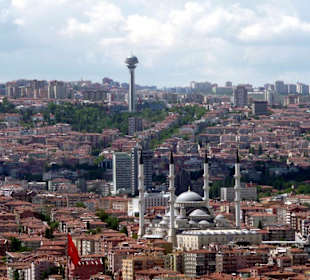 Atakule und Kocatepe Moschee