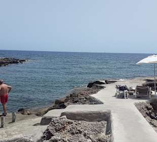 Zugang zum Wasser direkt am Hotel