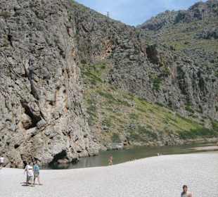 Senkrecht stehende Felswände
