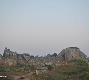 Ruinen und Ausgrabungsstätte