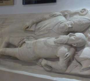 Doppelgrabplatte der Gebrüder Wolski