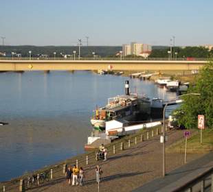 Brühlsche Terrasse - Blick zur Elbe