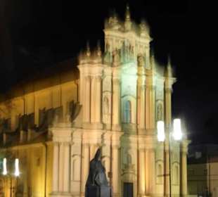 Denkmal Stefan Wyszyński vor Visitantinnen-Kirche