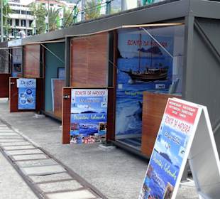 Aufsteller der Ticketverkäufer im Hafen Funchal