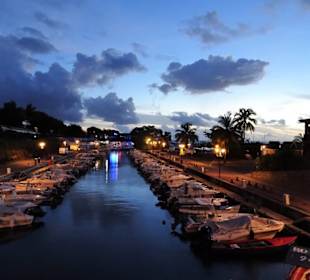 Abendstimmung am Hafen von Saint Gilles