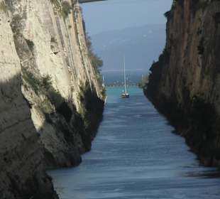 Ein Segelboot folgte der MS Coral