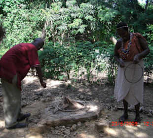 Ausflug ins Ngomongo Village