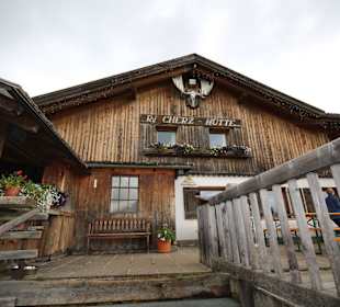 Eingang zur Cherz Hütte