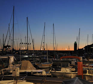 Abendstimmung im Hafen von Cassis