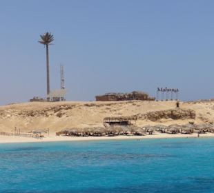 Strand Mahmya mit einigen Riffen