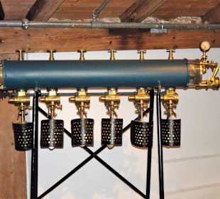 Alter Flaschenfüller