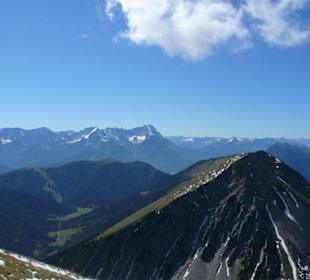 Blick vom Krottenkopf auf das Zugspitzmassiv