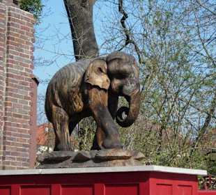 Eingang zu den Elefanten