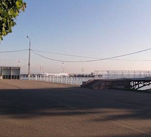 Bootsanlegesteg Tragflügelboote Peterhof