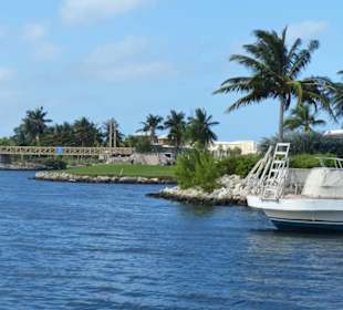 Umsteigen von Bus ins Boot