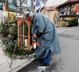 Anzünden der Laternen
