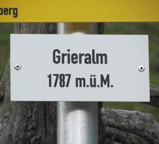 Hinweisschild bei der Grieralm