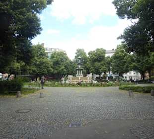 Glaspalast-Brunnen