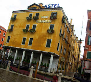 Die ersten Häuser kommen