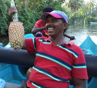 Bootsfahrt auf dem Zimtkanal mit Sarath