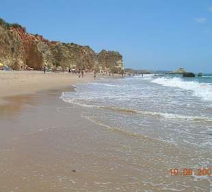 Strand mit Klippenlandschaft in Praia da Rocha
