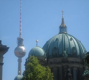Berliner Fernsehturm Modernes trifft Geschichte