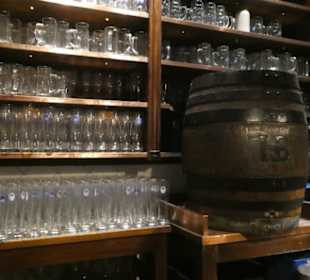 Im Hofbräuhaus in der Schwemme