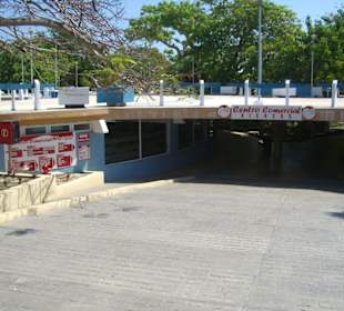 Centro Comercial Hicacos