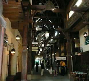 Im Souk Madinat
