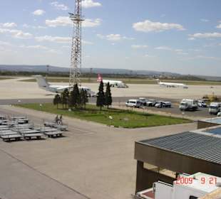 Unser Flieger steht rechts