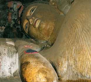 Dambulla liegende Buddhafigur
