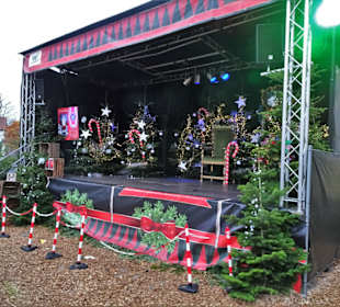 Die Bühne auf dem Weihnachtsmarkt in Verden