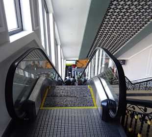 Rolltreppen über 3 Ebenen