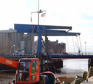 Krappbrücke zum Außenhafen