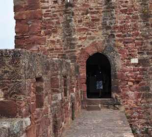 Tor zu einem Wehrturm