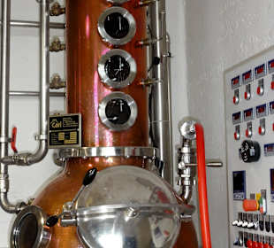 Impressionen aus der Destillerie Piekfeine Brände