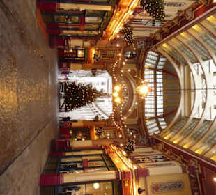 Markthalle zur Weihnachtszeit